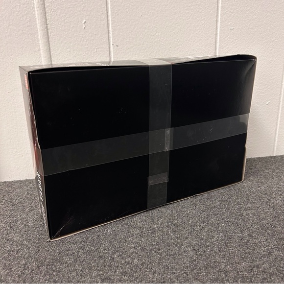 Bandai Star Wars Darth Vader 1/12 Scale Model Kit - Picture 3 of 10